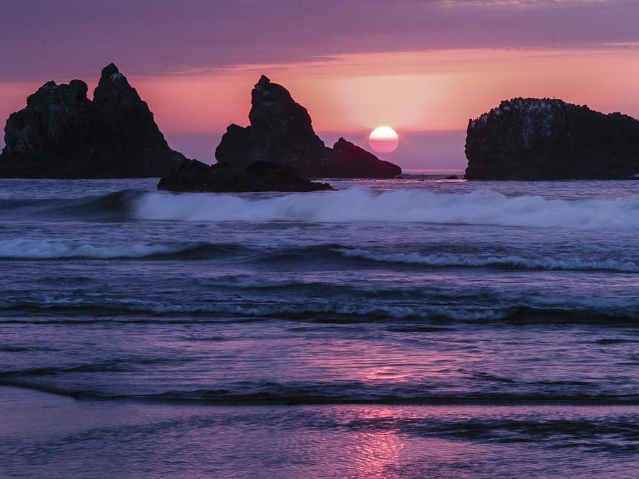 Serene Ocean Sunset Photograph - Bandon Beach Sunset by Jean Noren