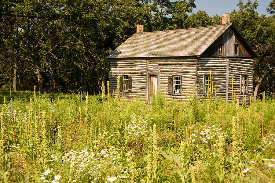 Cabin in the Prairie Photograph by Sue Leonard