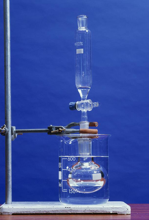 Nitrobenzene Preparation by Andrew Lambert Photography / Science Photo ...