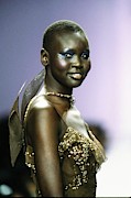 Alek Wek On A Runway For Anna Sui Photograph by Guy Marineau