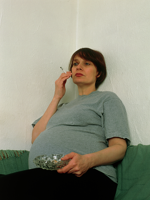 pregnant woman smoking cigarette mothers may alter the DNA of their children | Science U.S. women still smoke while