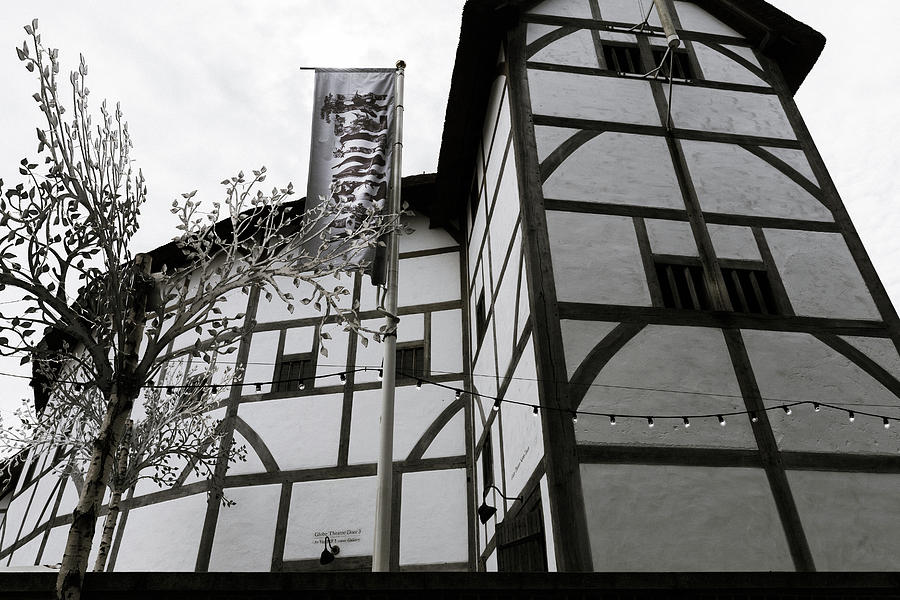 Historic Shakespearean Theater Photograph - Shakespeares Globe Theatre by Georgia Clare