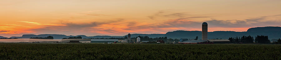 Sunrise Over Farmland Photograph by Linda Ryma