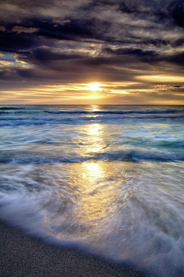 Wave Photograph by Alberto Audisio
