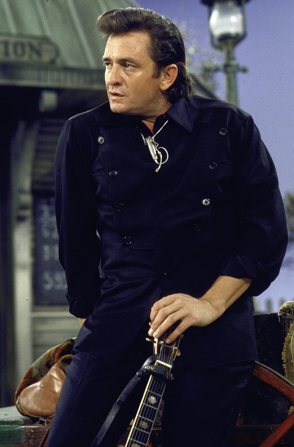 johnny cash why i dress in black #12 by Michael Rougier runs small M&Co Petite Silver & Size:39.5 (US 9)