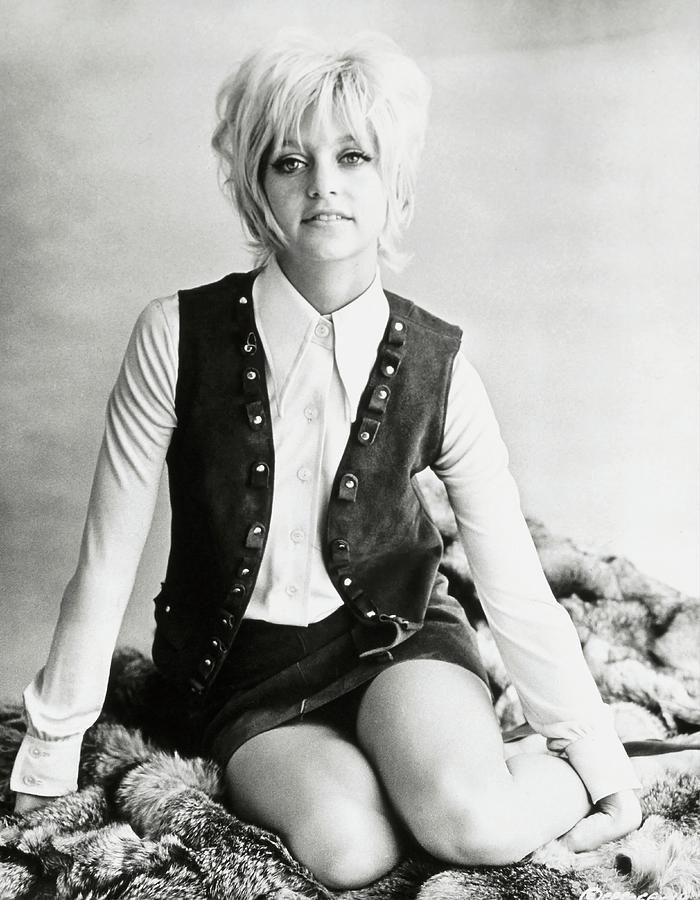 GOLDIE HAWN in CACTUS FLOWER -1969-. by Album
