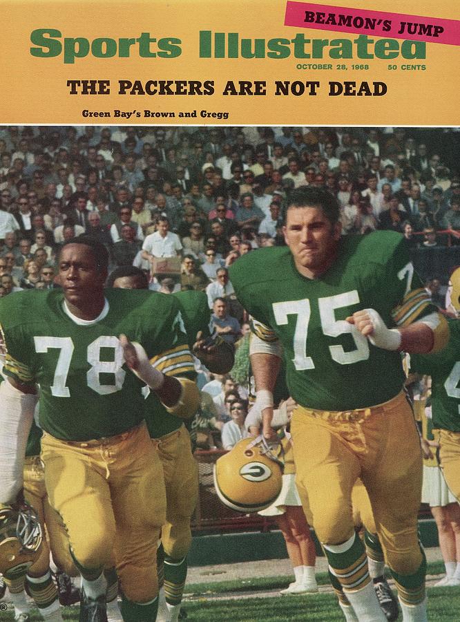 Sports Illustrated Packers Cover 1968 Photograph - Green Bay Packers Bob Brown And Forrest Gregg Sports Illustrated Cover by Sports Illustrated