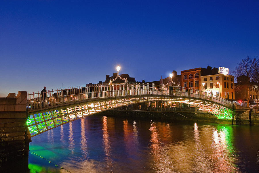 Hapenny Bridge, Dublin, Ireland Digital Art by Maurizio Rellini