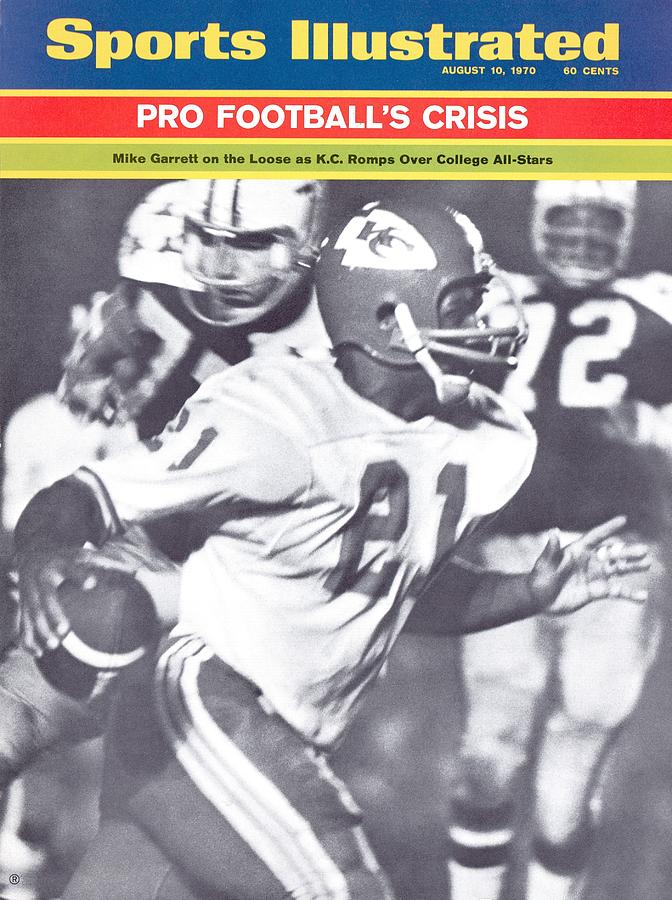 Pro Football's Crisis Photograph - Kansas City Chiefs Mike Garrett... Sports Illustrated Cover by Sports Illustrated