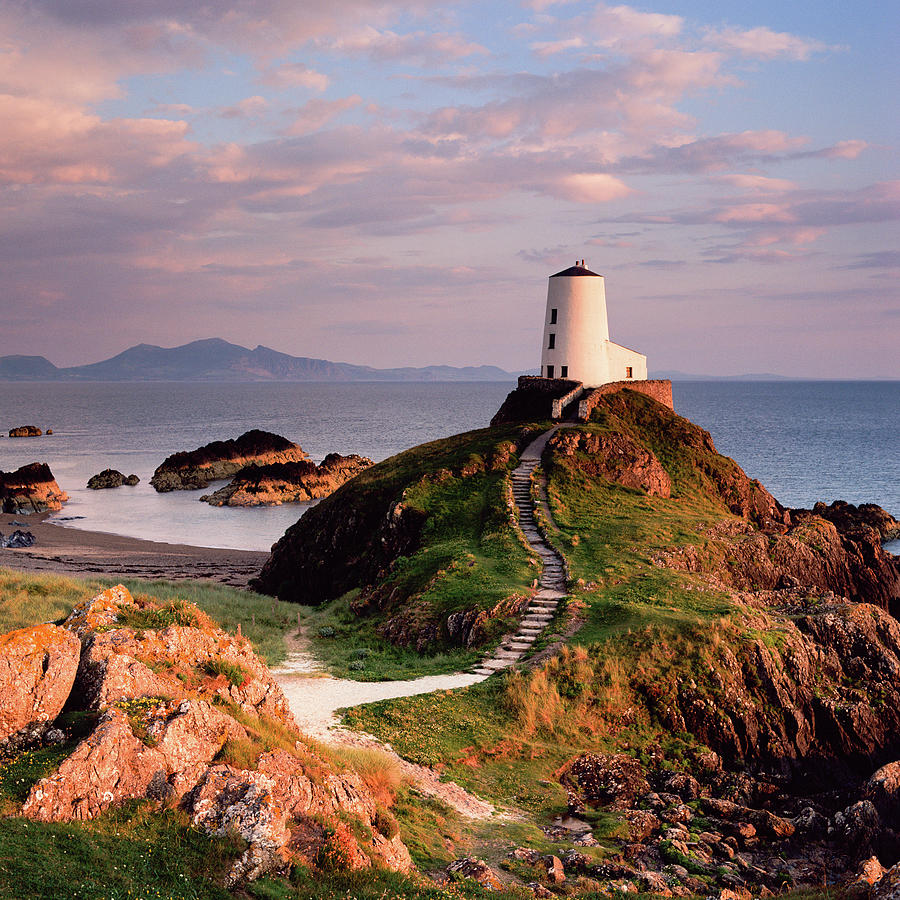 Llanddwyn Lighthouse by Osian Rees