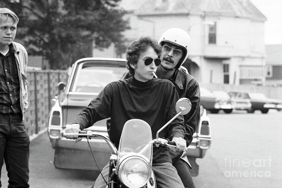 Musicians Bob Dylan And Bob Siggins by The Estate Of David Gahr