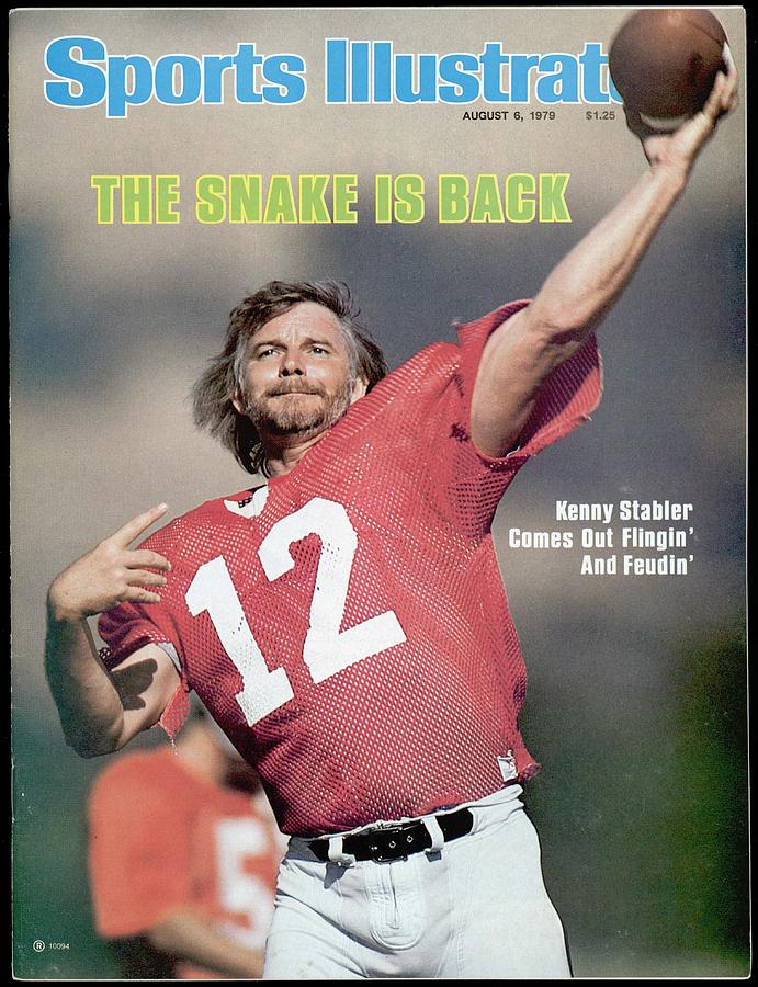 Kenny Stabler Throws a Pass Photograph - Oakland Raiders Qb Kenny Stabler... Sports Illustrated Cover by Sports Illustrated
