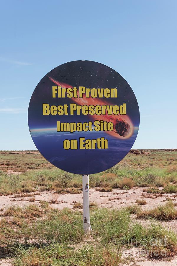 Road Sign For Barringer Meteor Crater by David Parker / Science Photo ...