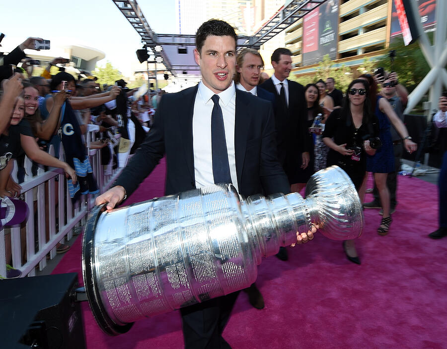 2017 NHL Awards - Arrivals Photograph by Ethan Miller