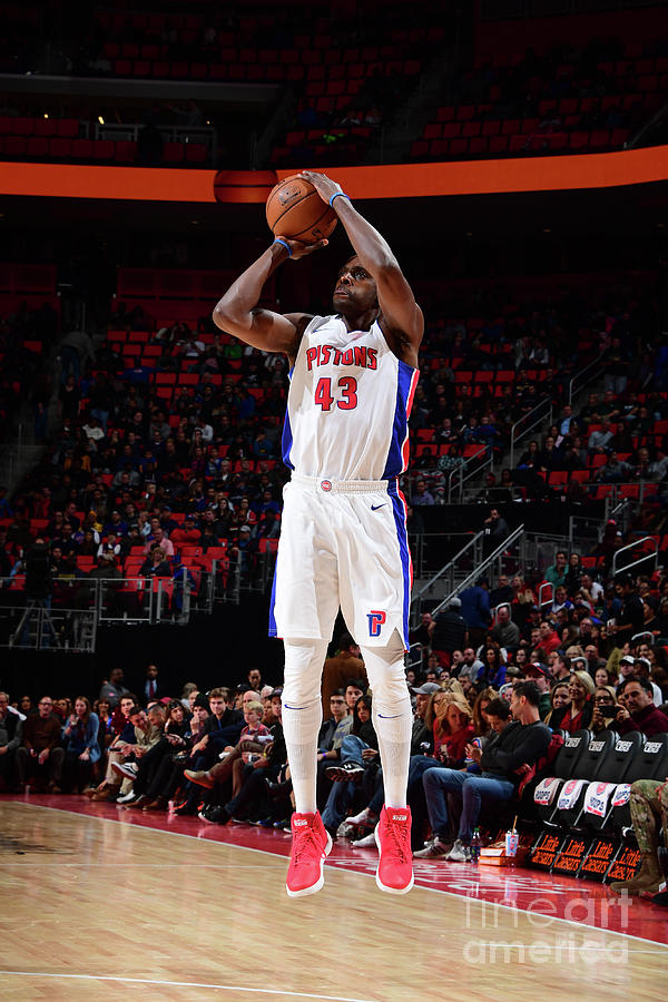 Anthony Tolliver by Chris Schwegler