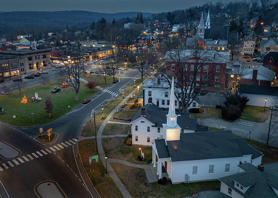 Christmas Eve New Milford CT Photograph by Dave King