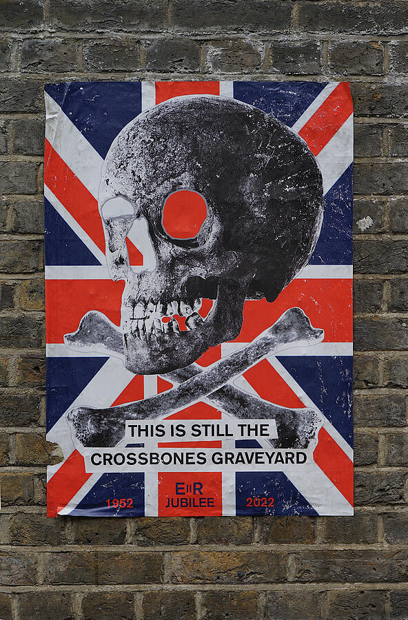Crossbones Graveyard Poster Photograph - Crossbones Graveyard London by Richard Reeve