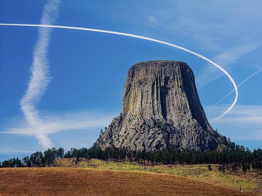 Devils Tower with Contrail Circles Photograph - Devils Tower Halo Flight Lines Over Wyoming by Robert Niemeier