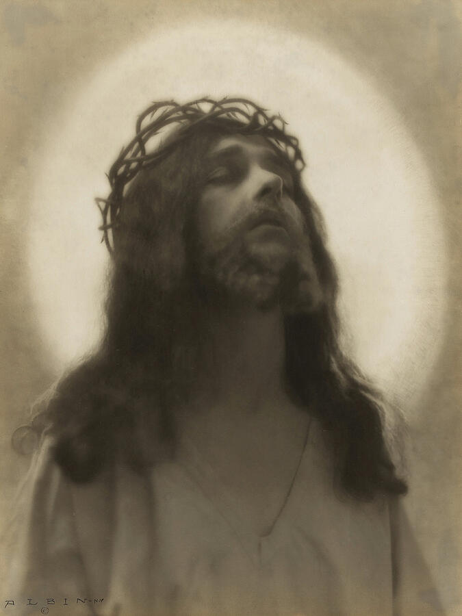 Jesus Christ, the King of Kings, wearing the Crown of Thorns Digital ...