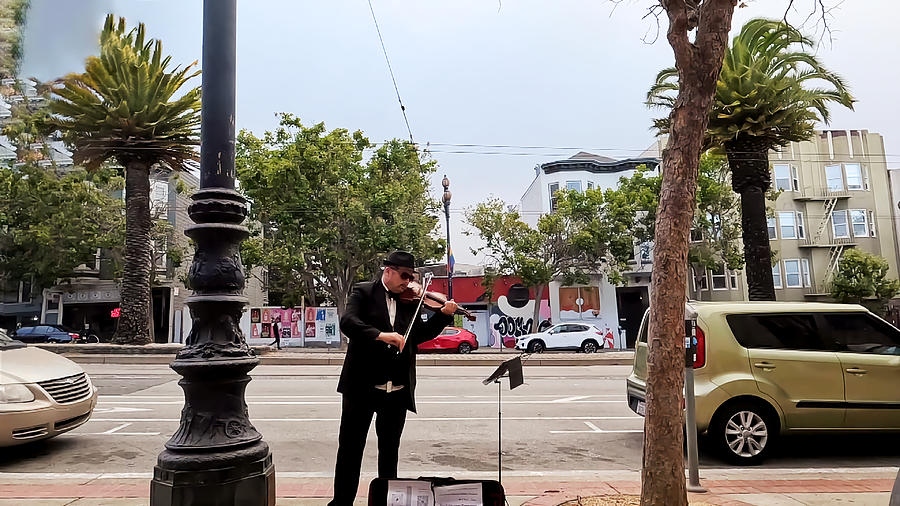 Market Street The Strolling Violinist Photograph by Bencasso B