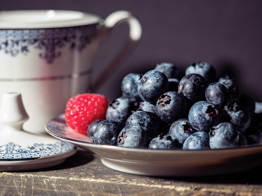 Breakfast, Kitchen, Blueberry, China, Sugar, Raspberry - Morning cuppa Photograph by Robert Niemeier