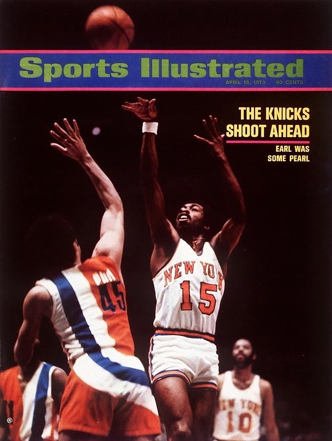 Basketball Game Action: Knicks vs. Bullets Photograph - New York Knicks Earl Monroe, 1973 Nba Eastern Conference Sports Illustrated Cover by Sports Illustrated