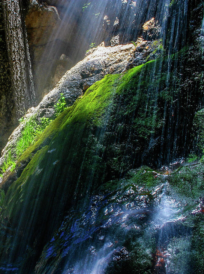 Rio en Medio Waterfall Photograph by Tommy Farnsworth