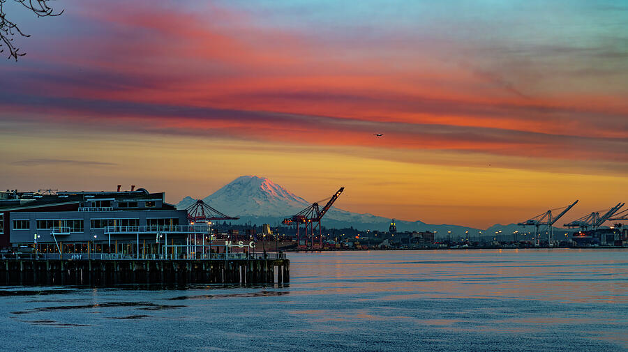 Seattle Sunset with Mount Rainier Photograph by Tommy Farnsworth