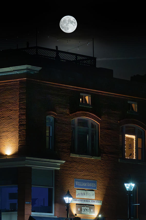 Super Blue Moon Over New Milford Photograph by Dave King