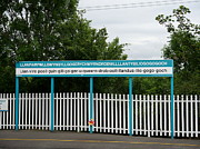 Llanfairpwllgwyngyllgogerychwyrndrobwllllantysiliogogogoch Station Platform Photograph by Richard Reeve
