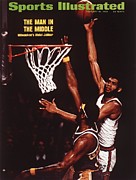 Milwaukee Bucks Kareem Abdul-jabbar... Sports Illustrated Cover Photograph by Sports Illustrated