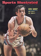 New York Knicks Bill Bradley Sports Illustrated Cover Photograph by Sports Illustrated