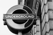 London Underground Sign in Monochrome #1 Photograph by Francisco Ruiz Navas