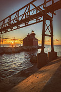 Day Breaks Over The Sturgeon Bay Lighthouse Photograph by Duluth To Door County Photography